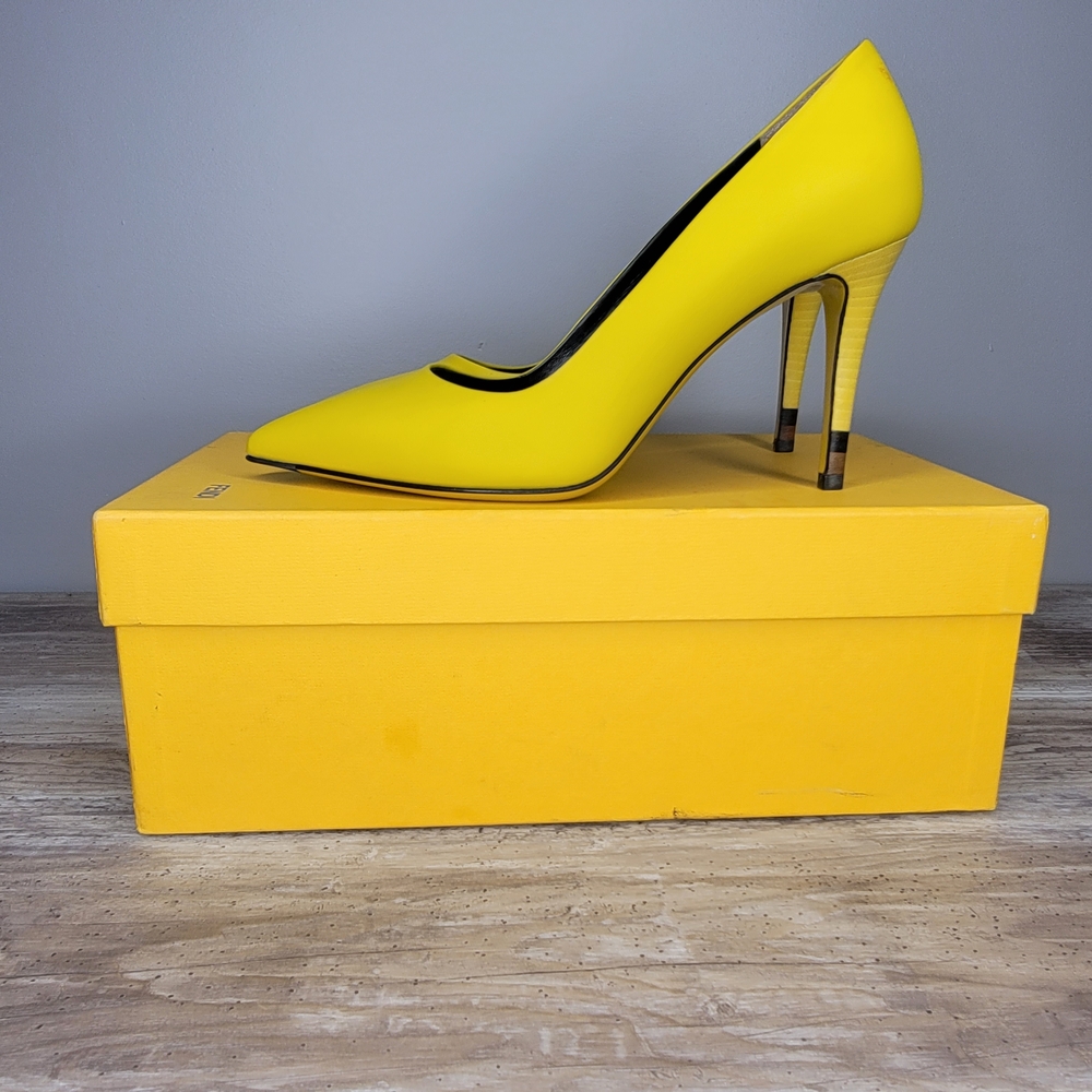 Fendi Neon Yellow Pumps - Picture 3 of 10